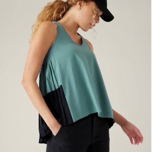 NWT/ ATHLETA "Swing Forward" Pleated Tank - Picture 1 of 10